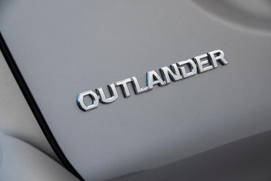 Логотип Mitsubishi Outlander 2020 года  (ZA) (фото 17 из 40)